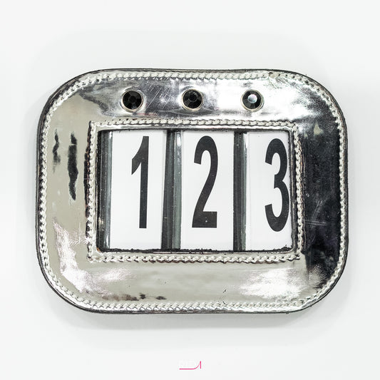 Portanumero da gara glitterato – Elegante e pratico per concorsi equestri