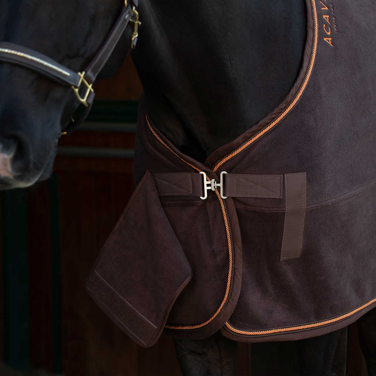 Coperta Box Pile 800 gr Acavallo – Pile anti-pilling, chiusura frontale strappo/fibbia | El Gaucho Sport